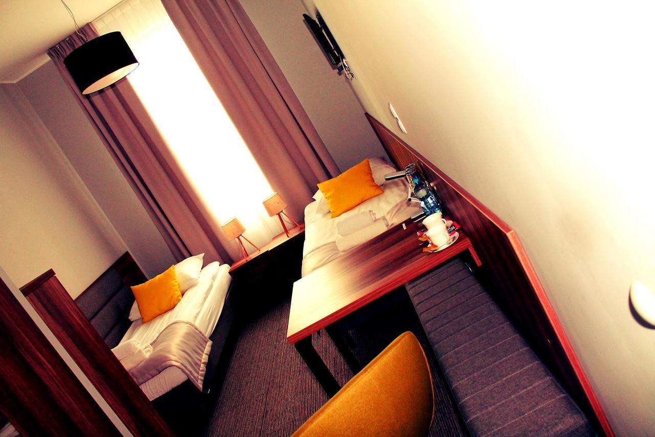 Hotel Klondaik Corner Warka Extérieur photo
