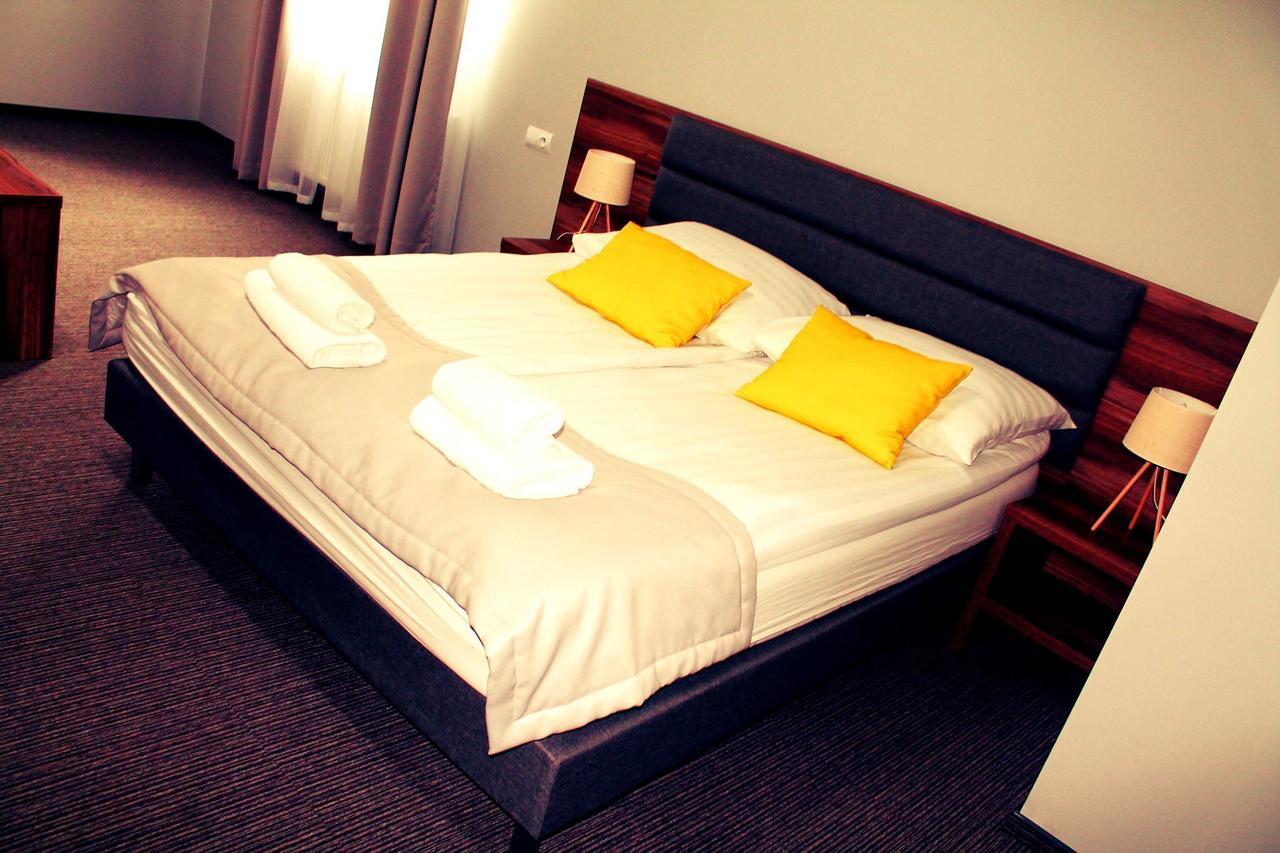 Hotel Klondaik Corner Warka Extérieur photo